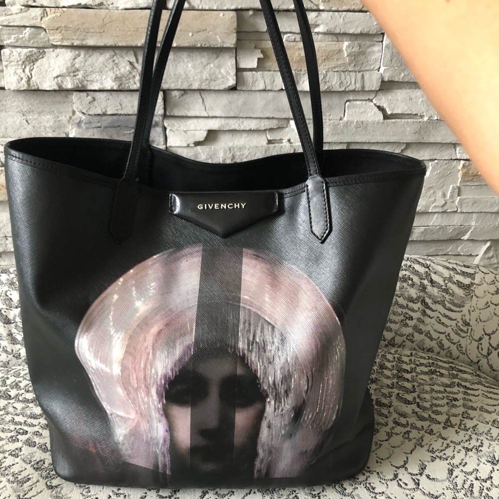 💯 Authentic Givenchy Pre- Madonna Tote